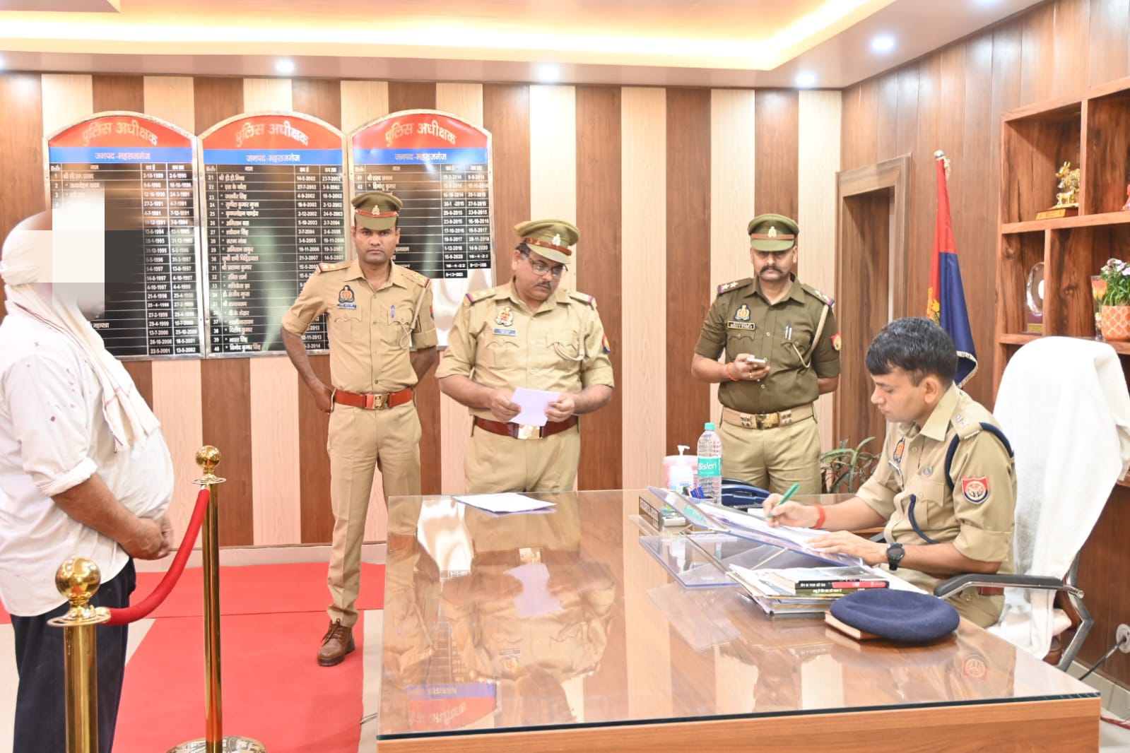 पुलिस अधीक्षक के निर्देशानुसार जनपद में अबैद्य तस्करी की रोकथाम व वारंटियों की गिरफ्तारी हेतु चलाये जा रहे अभियान