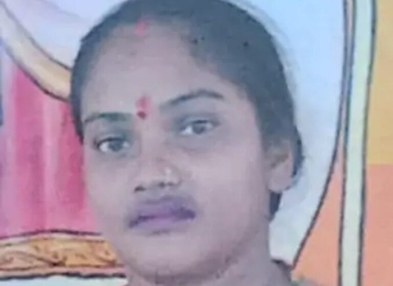 कर्ज के बोझ से परेशान महिला ने फाँसी लगाकर की आत्महत्या जांच में जुटी पुलिस