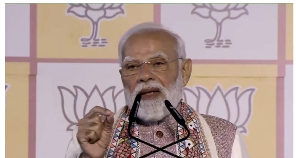 बिहार में एनडीए को प्रचंड बहुमत: 243 में से 202 सीटें जीतकर नया कीर्तिमान स्थापित; मोदी ने कांग्रेस पर लगाया ‘परजीवी’ और ‘बोझ’ होने का आरोप!