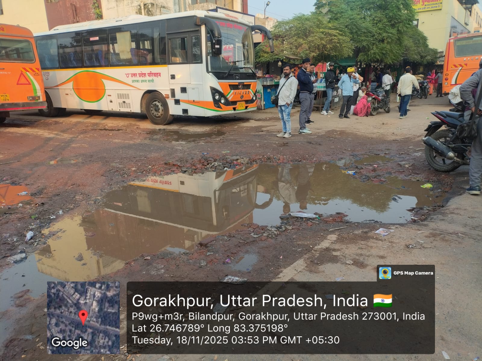 नगर निगम के कारनामों से कचहरी बस स्टैंड परेशान  मीडिया कर्मियों का फोन उठाने से क्यों बचते हैं सांसद रवि किशन शुक्ला,