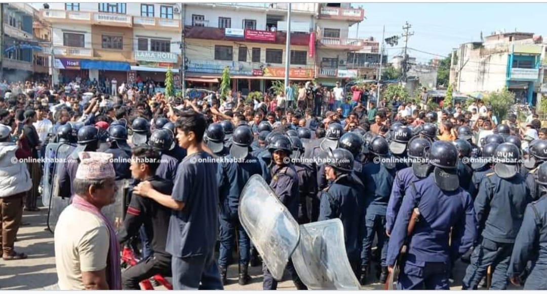 सिमरा अपडेट: जेनजी प्रोटेस्टर्स और पुलिस के बीच झड़प, कुछ घाय  जेनजी प्रोटेस्ट की वजह से सिमरा मार्केट ठप