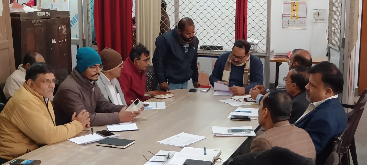 मतदाता सूची शुद्धिकरण को लेकर हुआ बैठक फॉर्म 6,7,8 भरने की दी गयी जानकारी