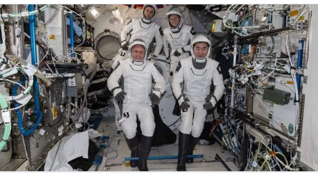 NASA का चार एस्ट्रोनॉट्स को पहली बार मेडिकल इवैक्युएशन के ज़रिए धरती पर वापस आगए