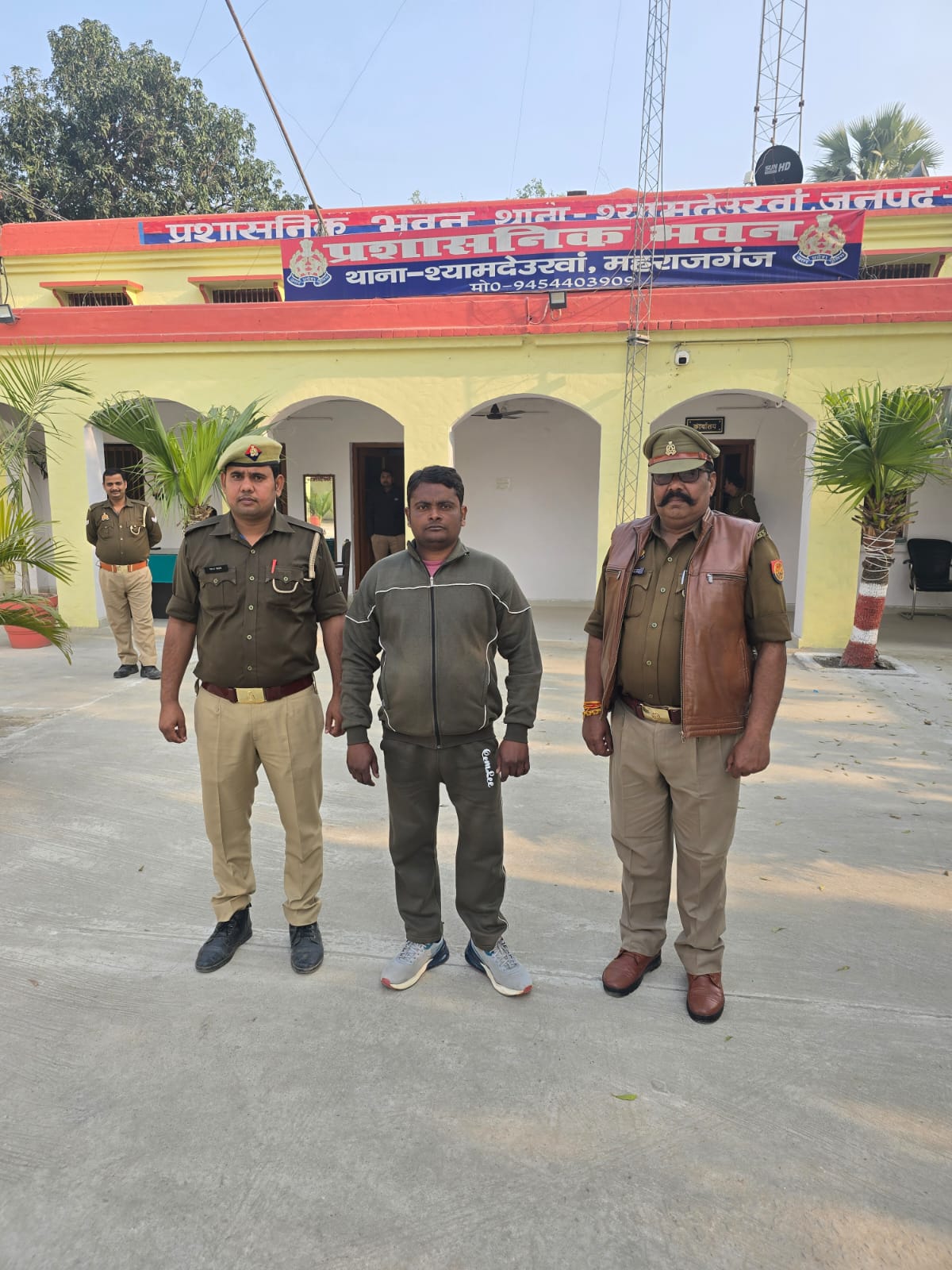 फर्जी पुलिस बनकर ठगी करने वाला एक अभियुक्त हुआ गिरफ्तार