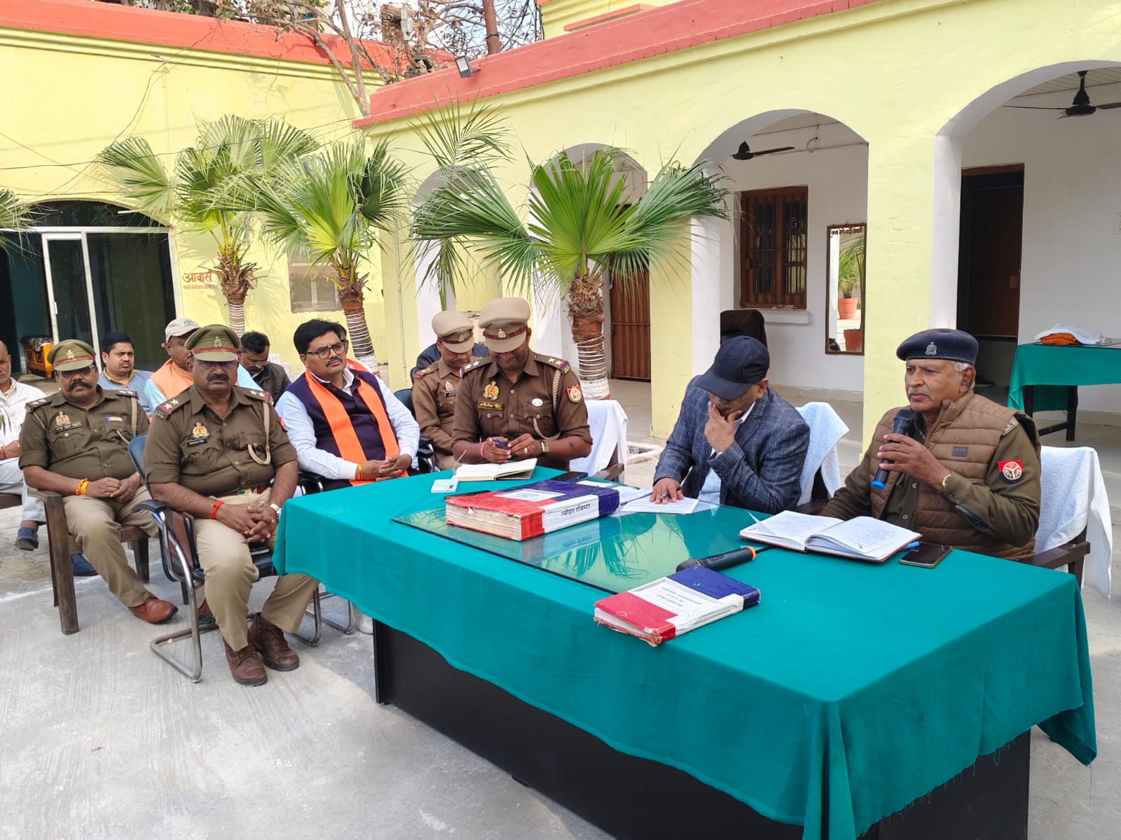 श्यामदेउरवा में पीस कमेटी की हुई बैठक, त्योहारों को शांति व सौहार्द के साथ मनाने की अपील
