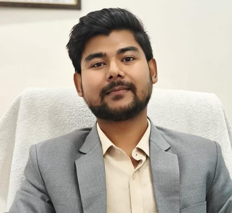 रूस से एमबीबीएस कर एफएमजीई उत्तीर्ण, डॉ. तालिब जमाल बने चिकित्सक